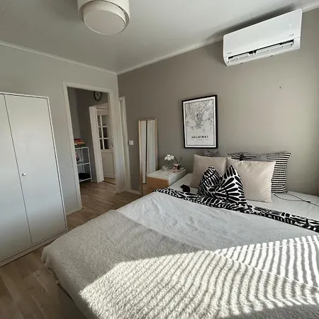 Large House - Sauna, Backyard & Tranquility Apartment Helsinki